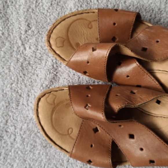 Born Brown Leather Canova Wedge Heels Sandals Womens 11 Perforated Shoes - Picture 7 of 9